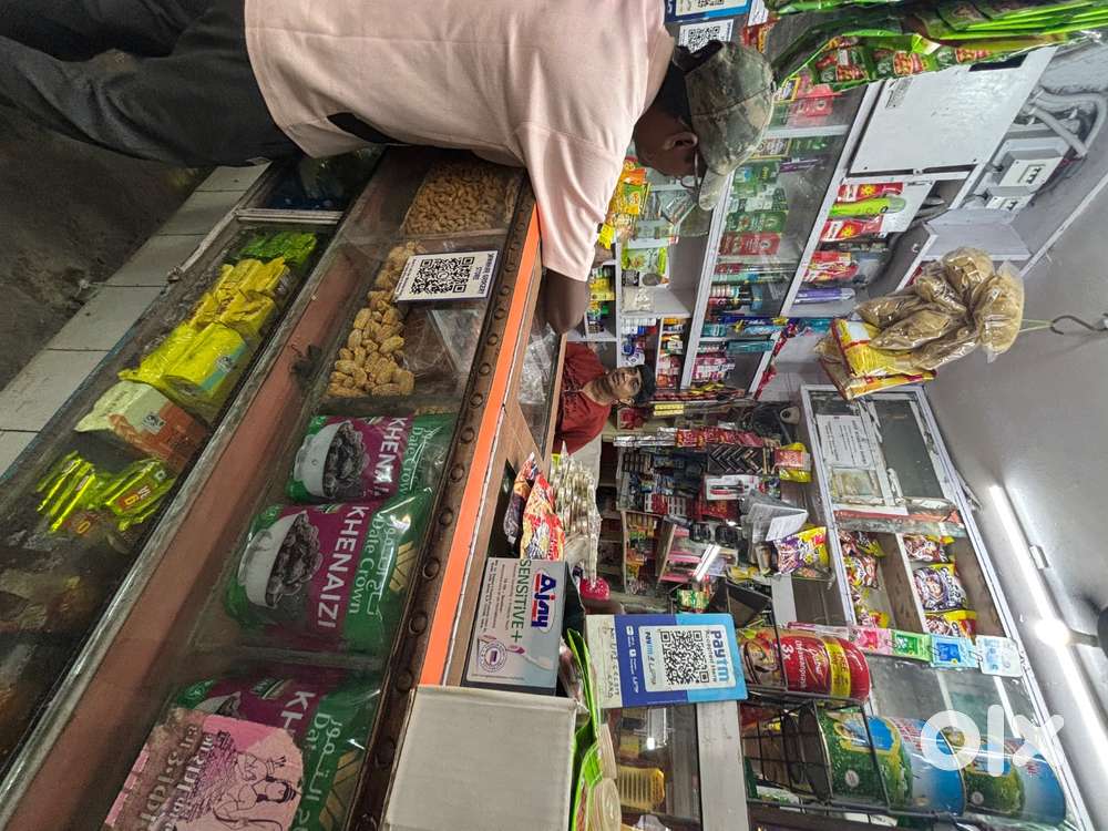 Grocery store sales person