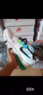 Running shoes for men