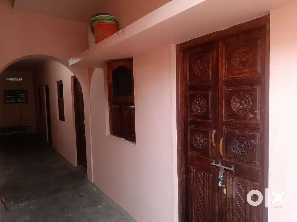 30000 rent / month Suitable for hostel /bachelor PG