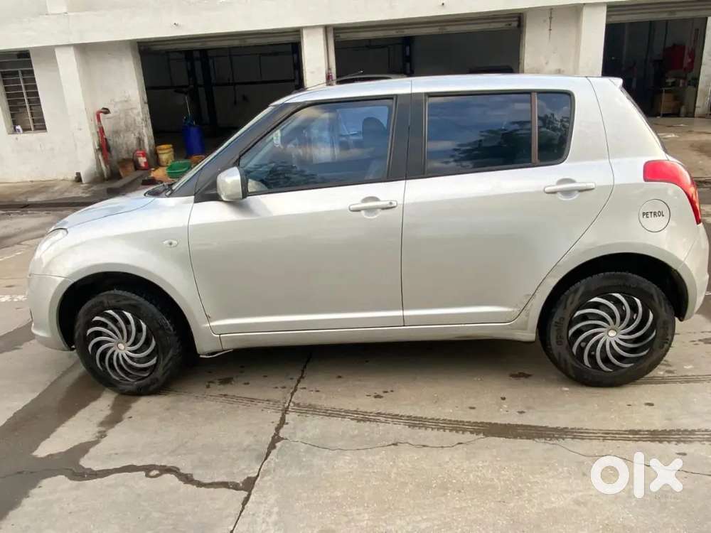 Maruti Swift VXI 2011 Petrol