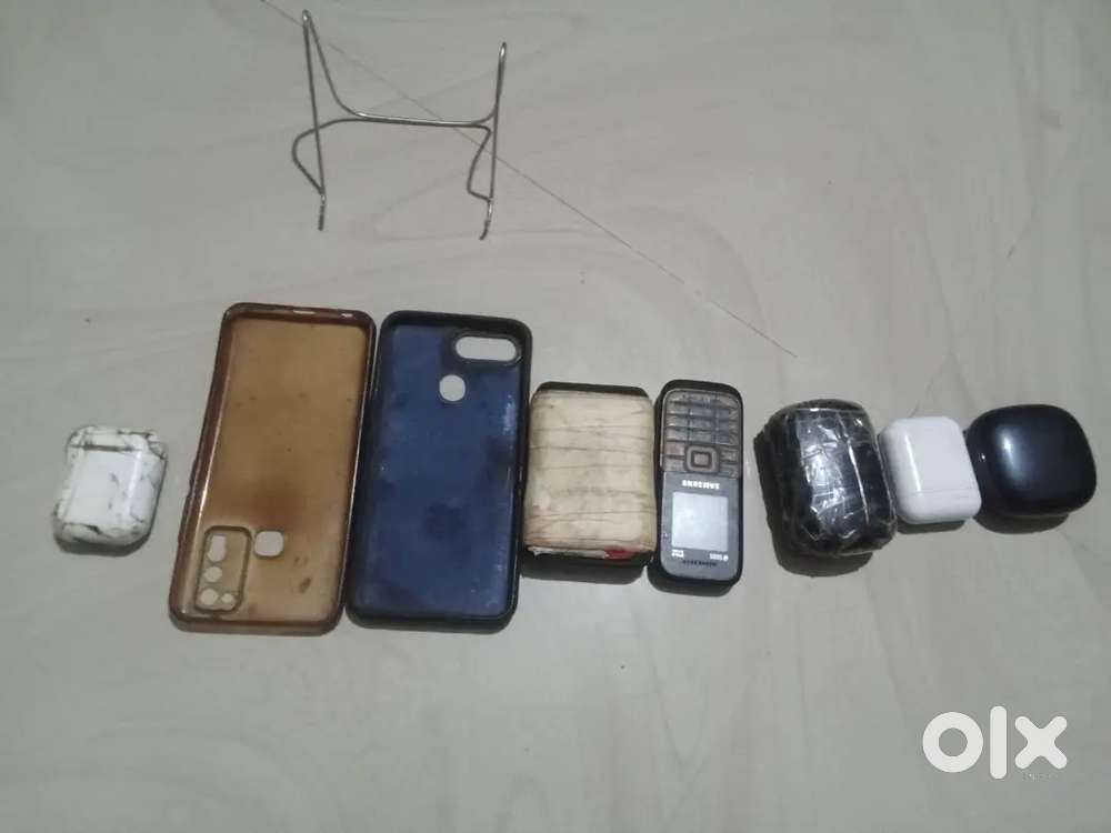 Earpods,ear dops,mobile cover,power bank ,  mobile,branded all item