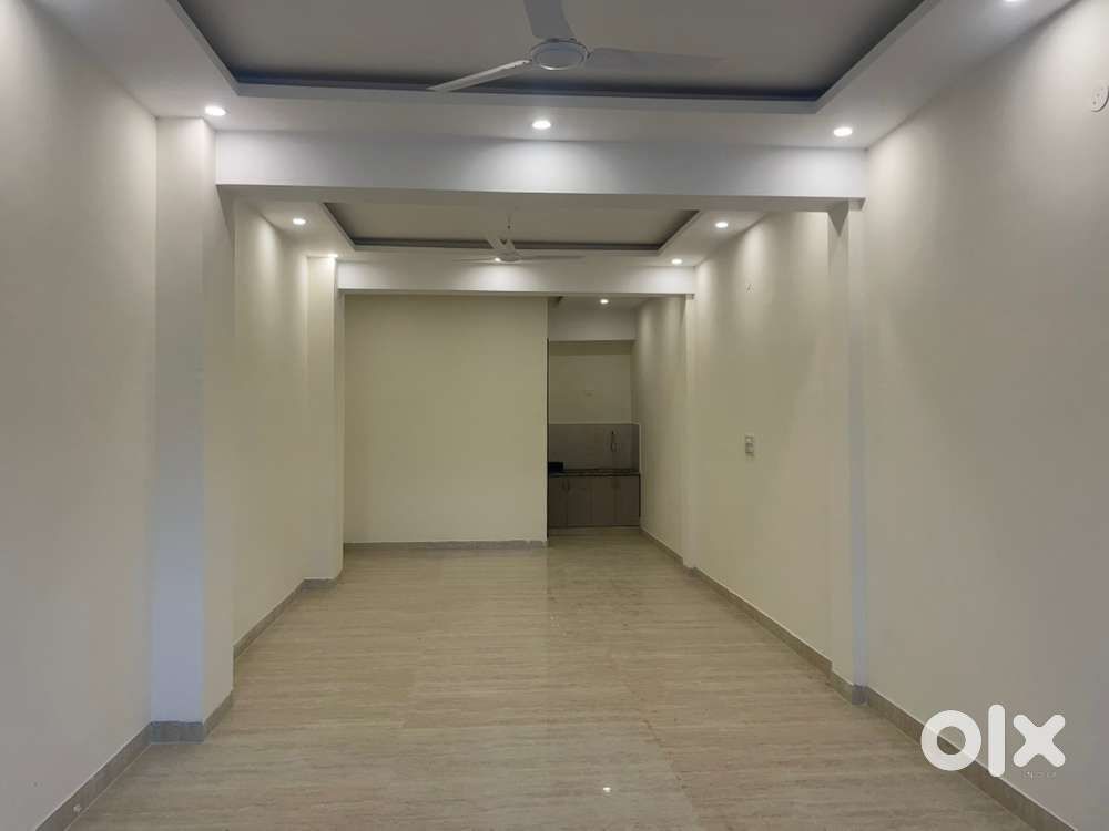 Shop with washroom and washbasin