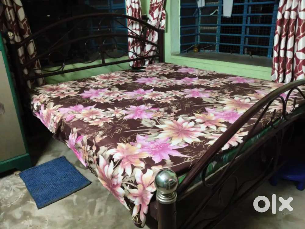 Iron dubble bed