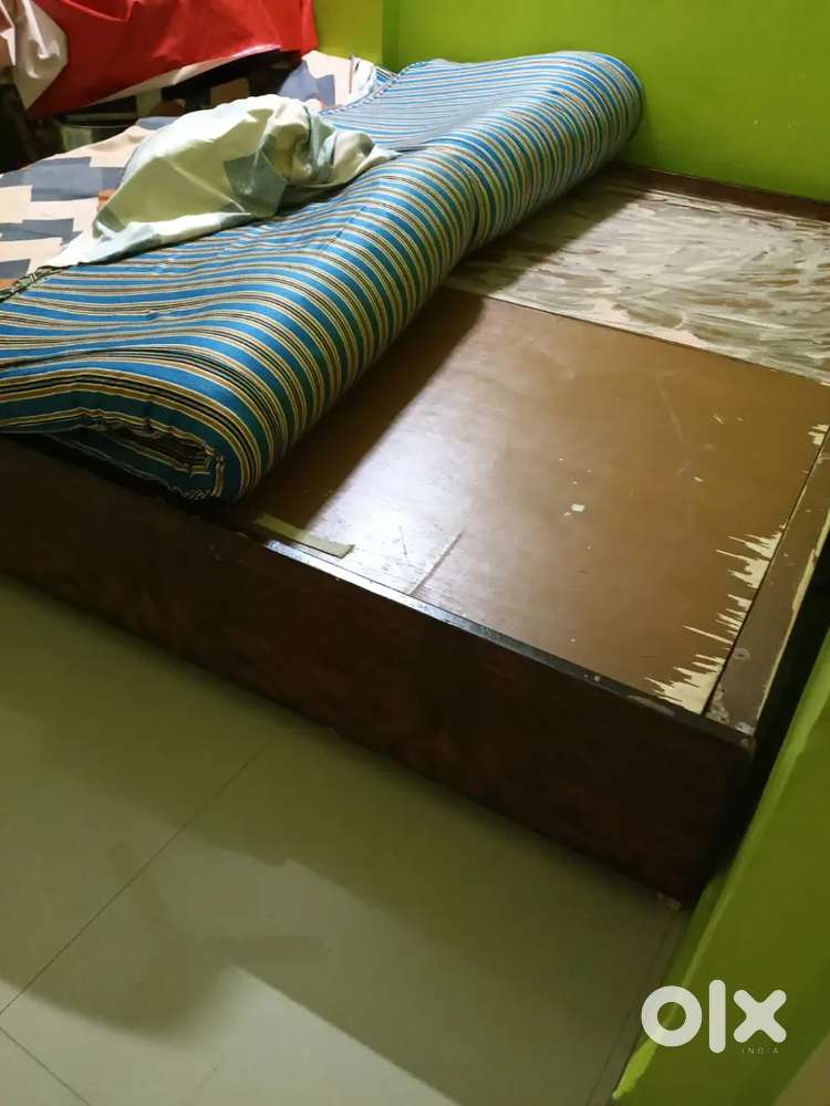 Single bed with strorage