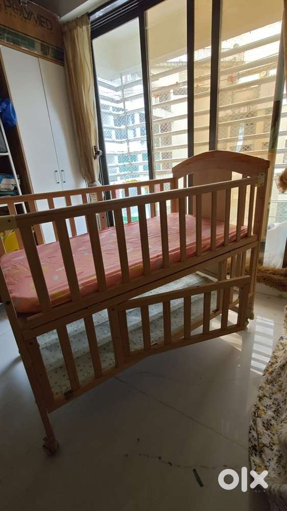 BABY CRIB COT worth 15k @ 10k with all additional accessories