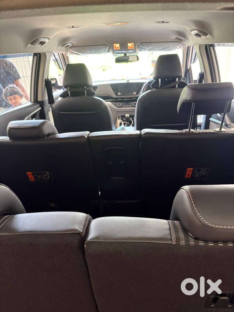 KIA CARENS PETROL 1.5L  7 Str