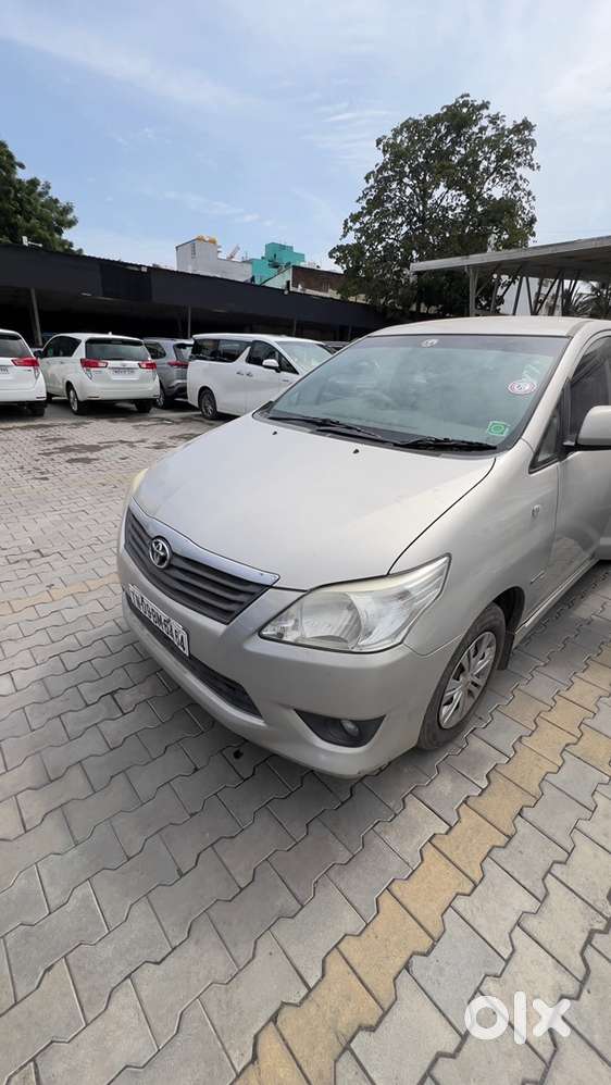 Toyota Innova 2012 Diesel, mint condition,sparsle used 44000 Km Driven