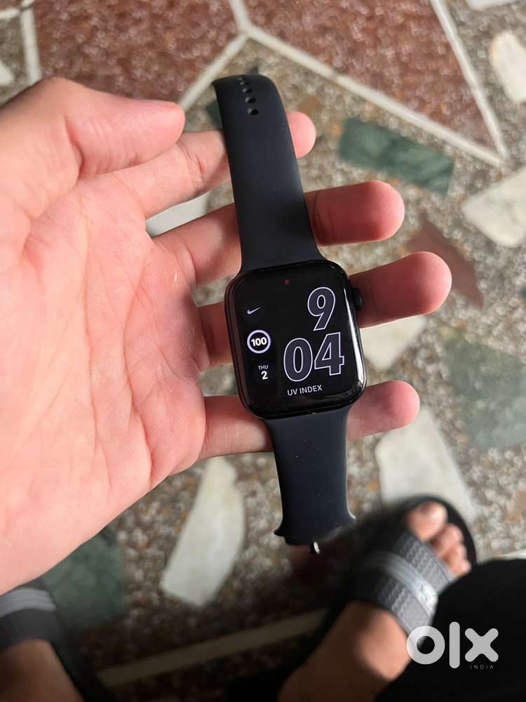 apple watch SE with gps 44mm  in 6 month warranty 100% battery health