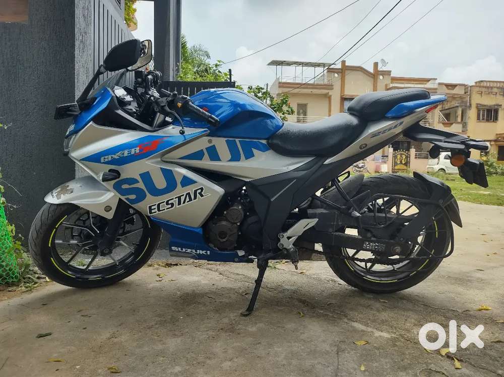 Gixxer SF 250 Anniversary Edition