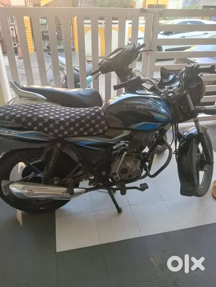 बजाज डिस्कवर बेचना है सिंगल ओनर केवल 42000 किलोमीटर चली हुई