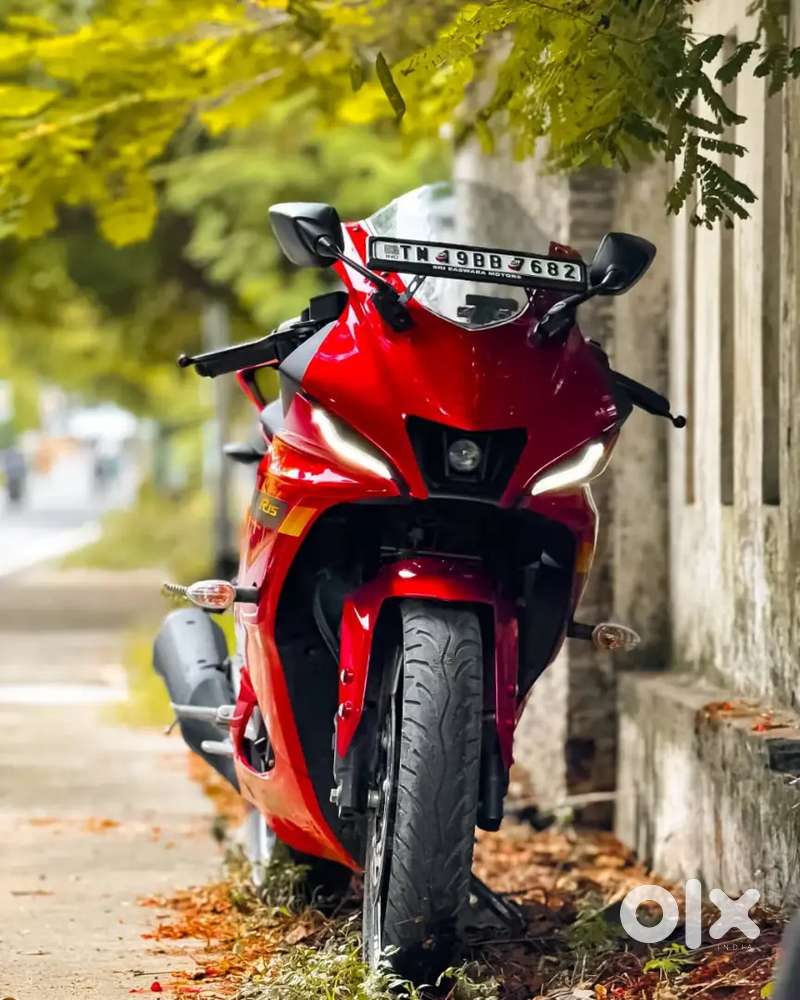 R15 v4 cheery red