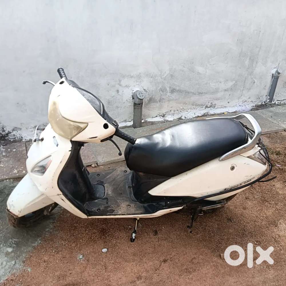 Title:
TVS White Scooty – Achhi Condition me Hai, Ready to Use