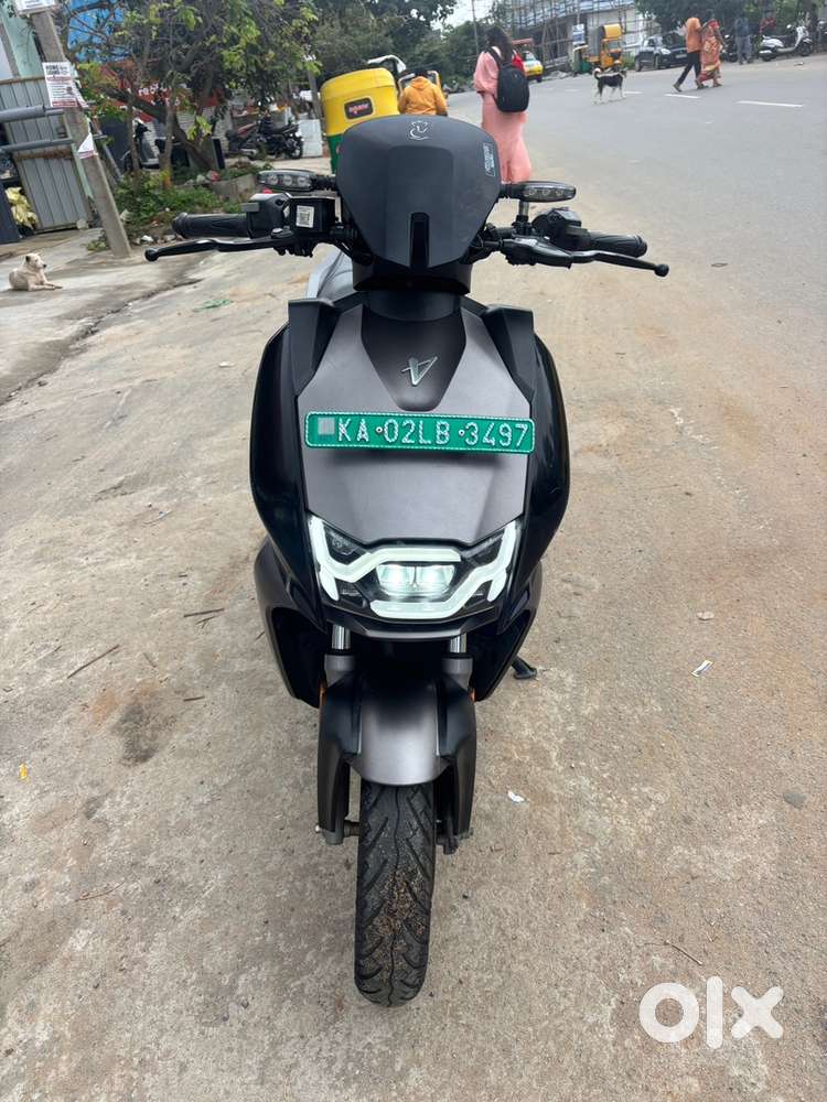 Vida V1pro black colour like brand new condition