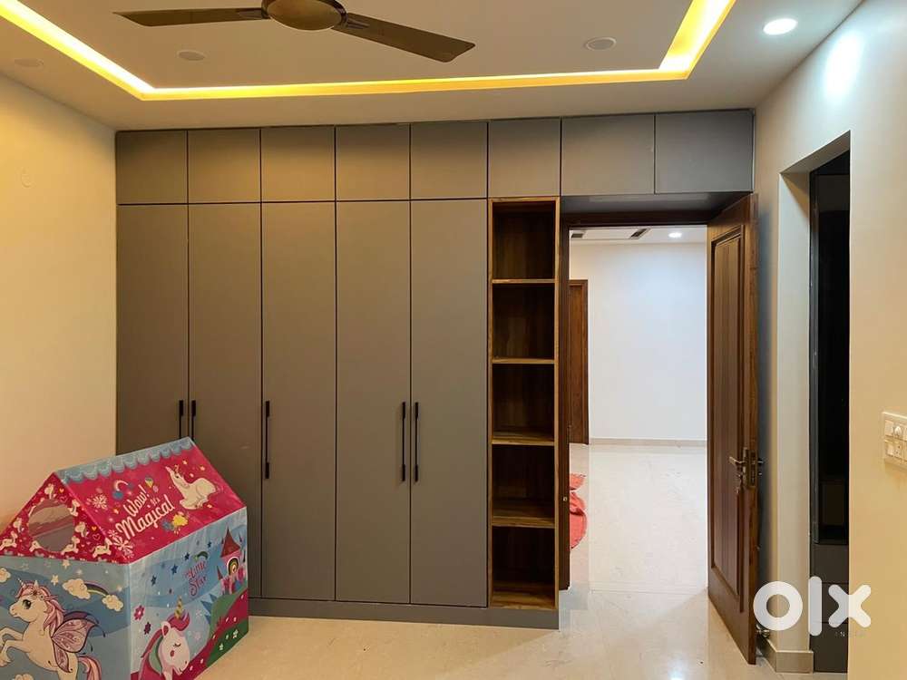 Available OMAX2 and eco city 1 and 2 dlf flats homes in rent