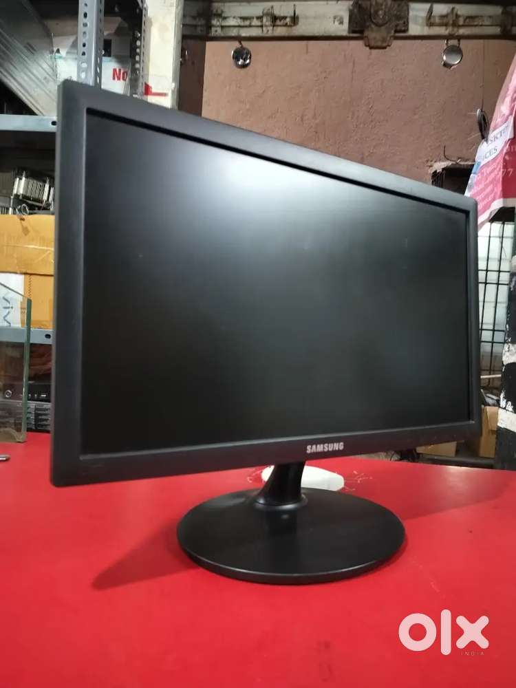 19 inch samsung led monitor perfect working and new looking