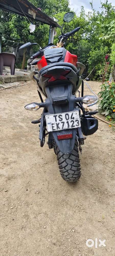 Honda hornet 160cc both tyres new