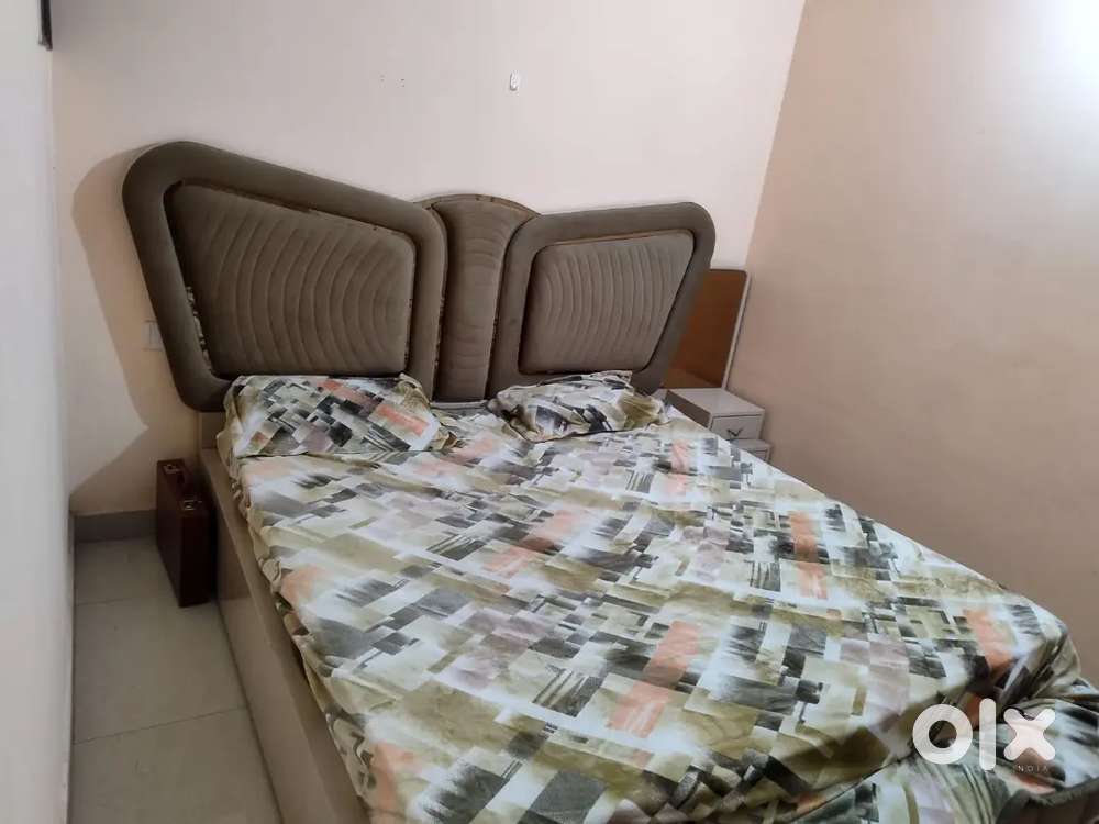 “Double Bed for Sale – Stylish, Durable & Ready to Use”