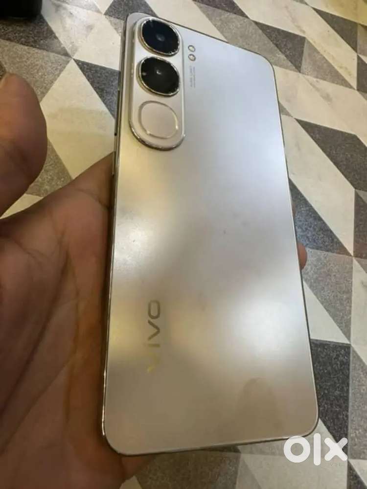 Vivo y300 5g. 8/128
