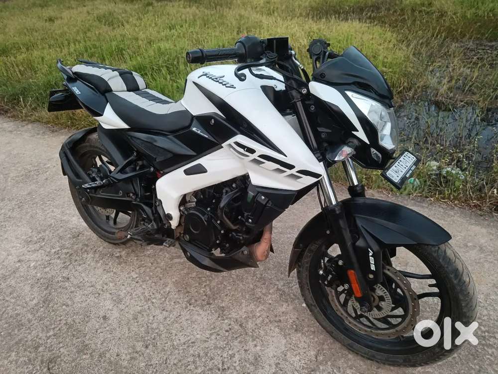 Bajaj pulsar ns 200