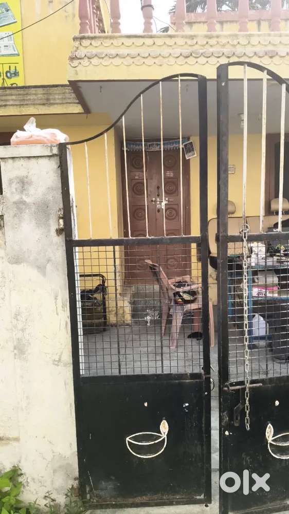 Roommate sharing only womens