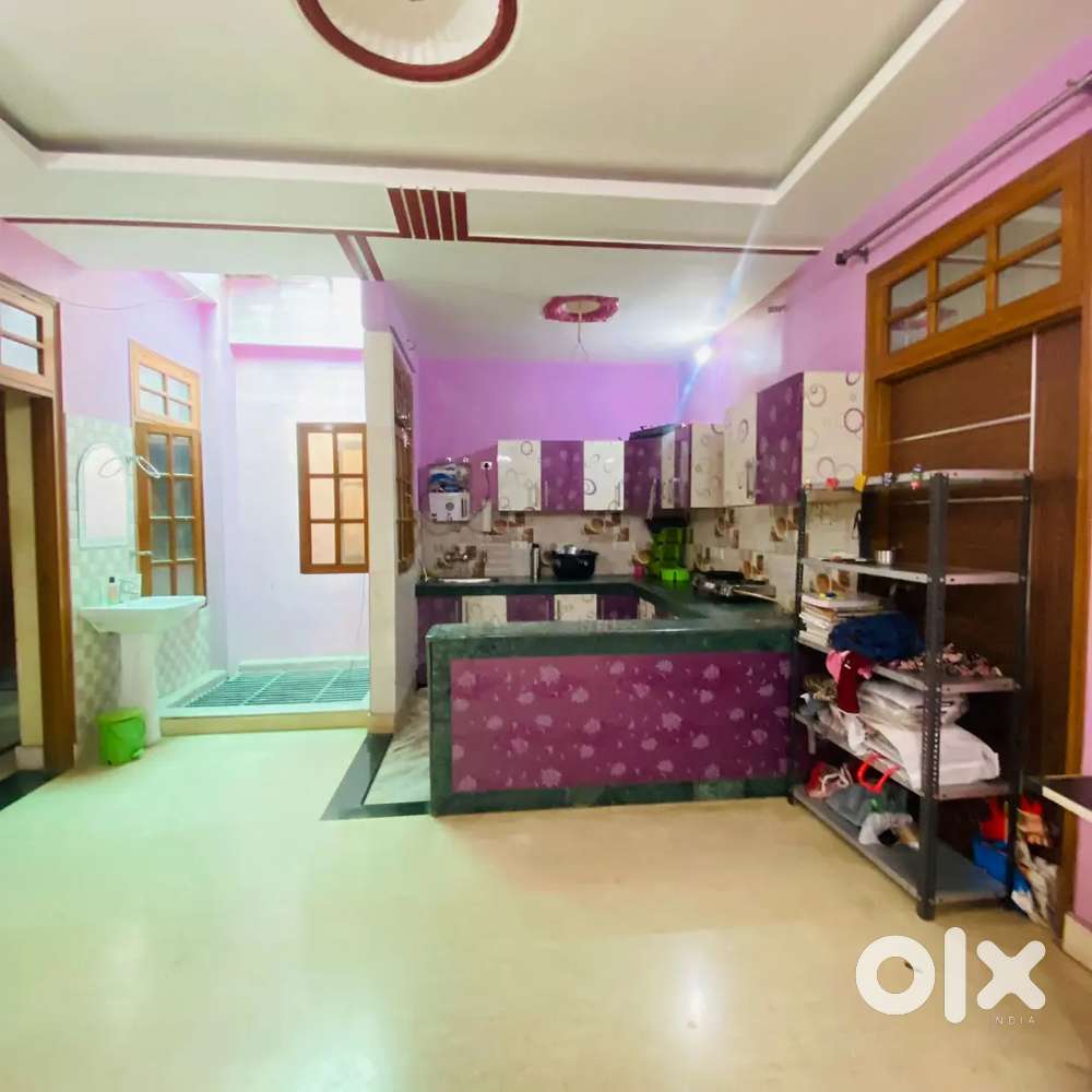 Girl roommate required