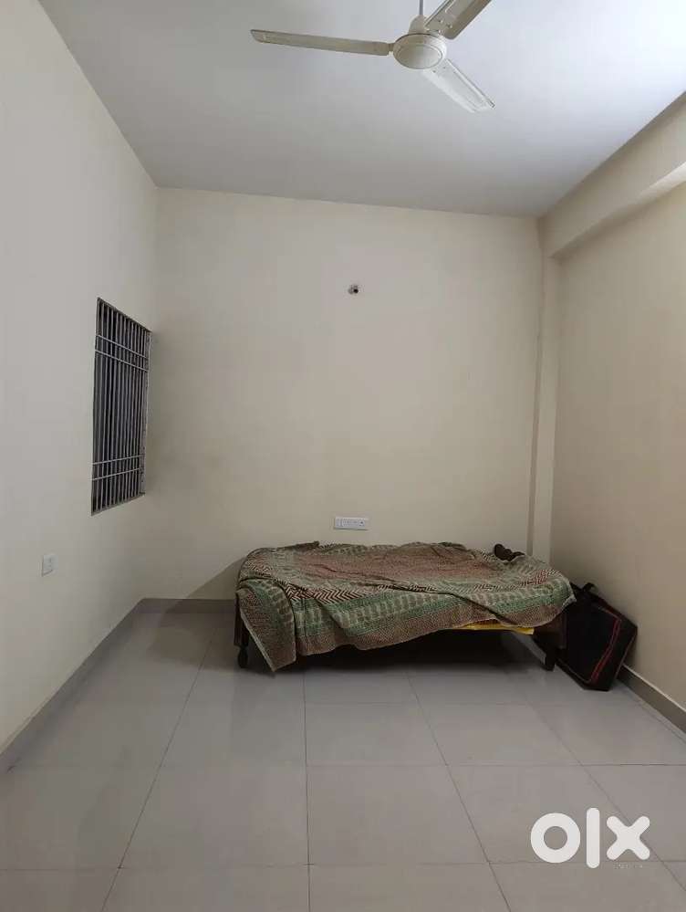 Newly 1 bhk in e-7
