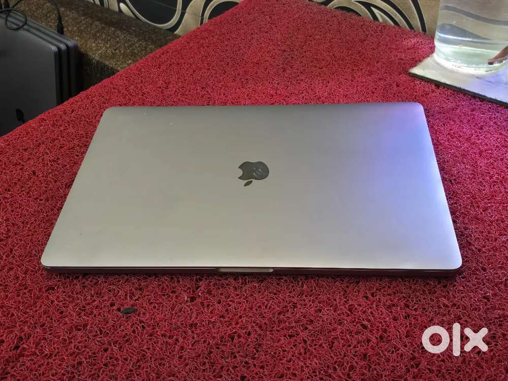 Apple Macbook Pro 2020 i7 16gb 512gb 5.5gb Graphics 16inch Retina