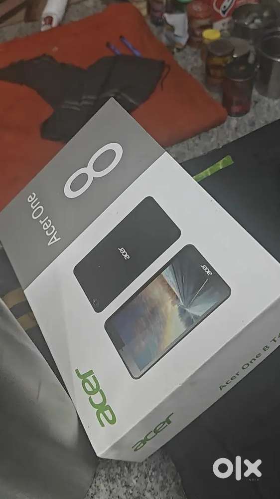 Acer one 8 T4-82L