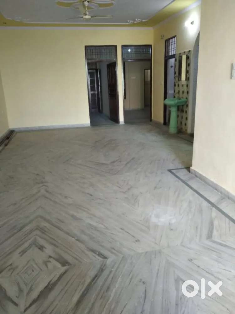 2/3 BHK Semi Furnished Flat with Kitchen & Bathroom