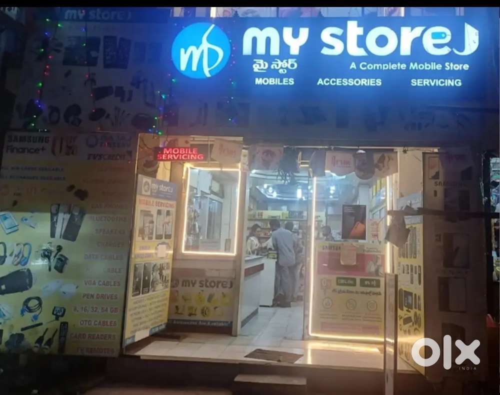 Mobile store sales girl