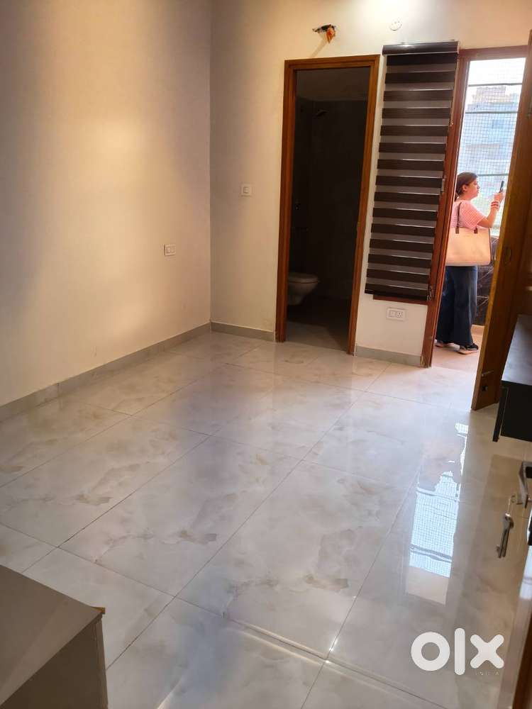 Luxury new 2bhk 130gaj 1ac gated society peermuchala dhakoli