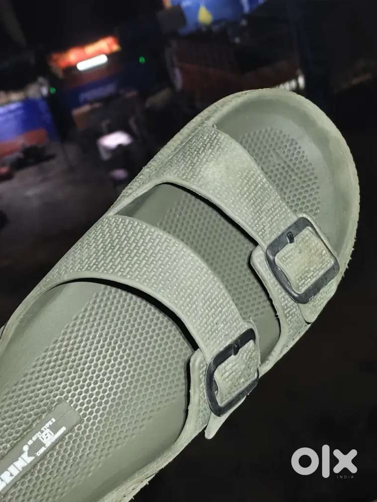 Footware of rupees 300 at sale by it at half oits rate .non useable .