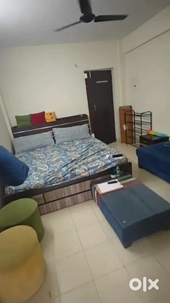 Low price 1 bhk flat urgent sell