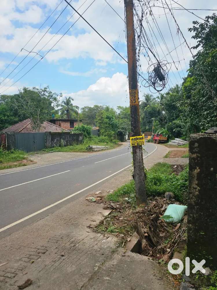 2bhk house ,facing varatyak-pillasheri PWD road,