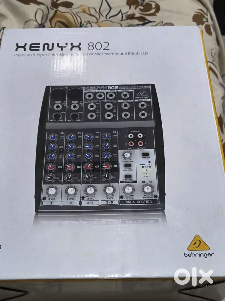 Behringer- audio mixer