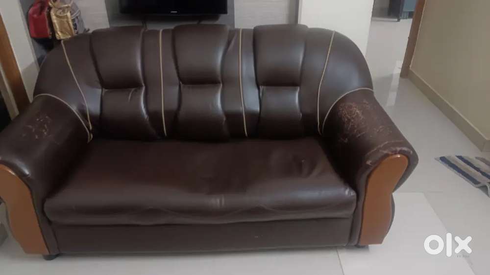 5 seater Brown color  sofa 2 year used