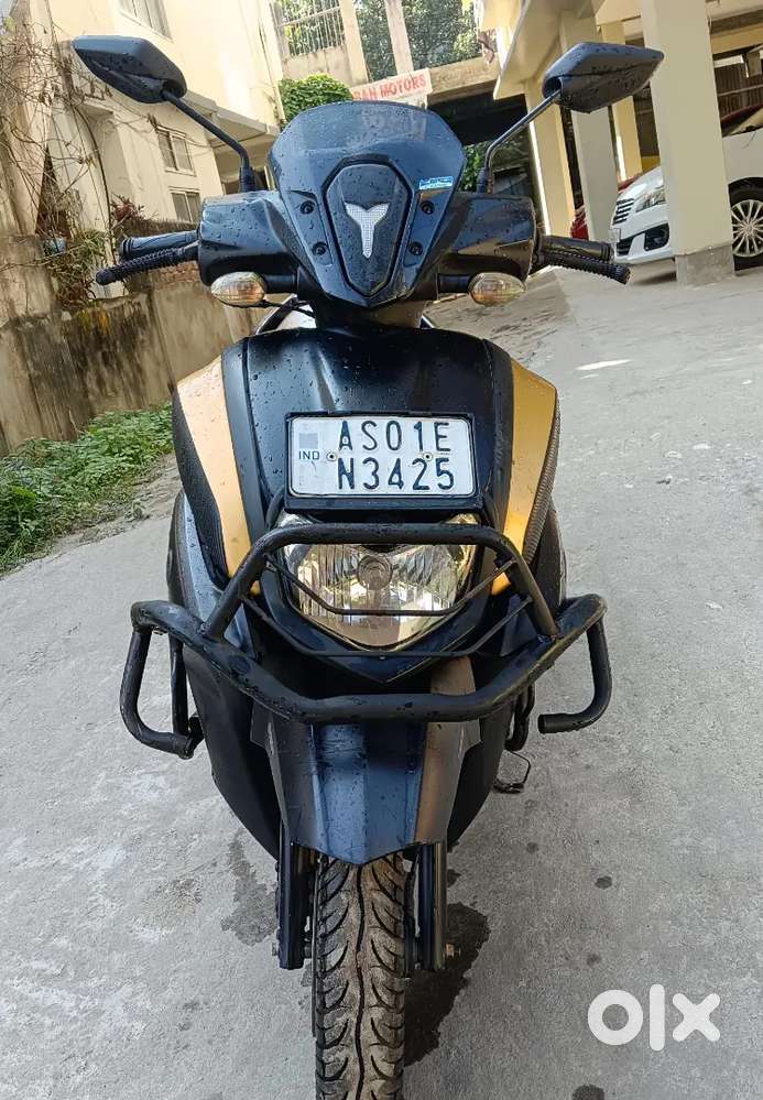 Yamaha Ray Zr scooty is on showroom condition.Bit negotiable