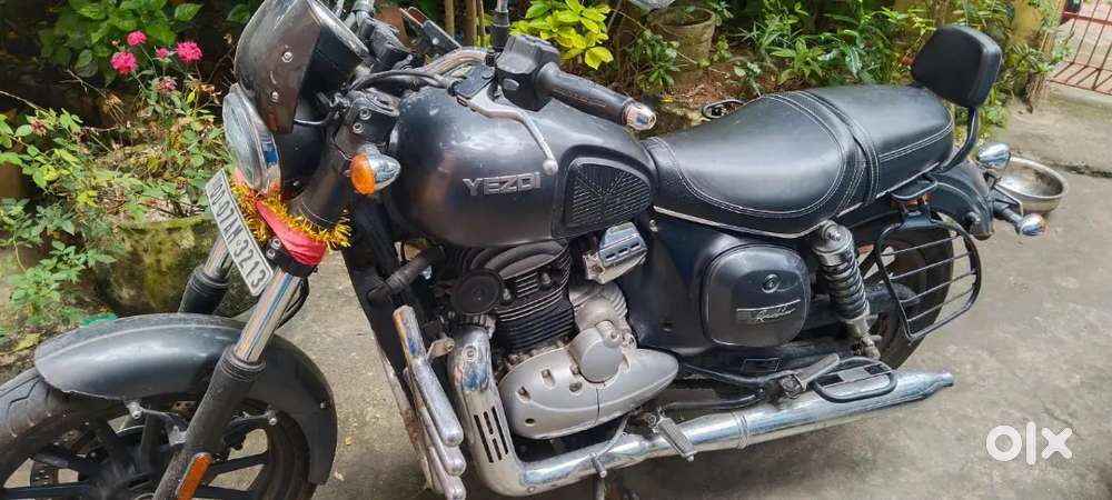 YEZDI ROADSTAR with new condition