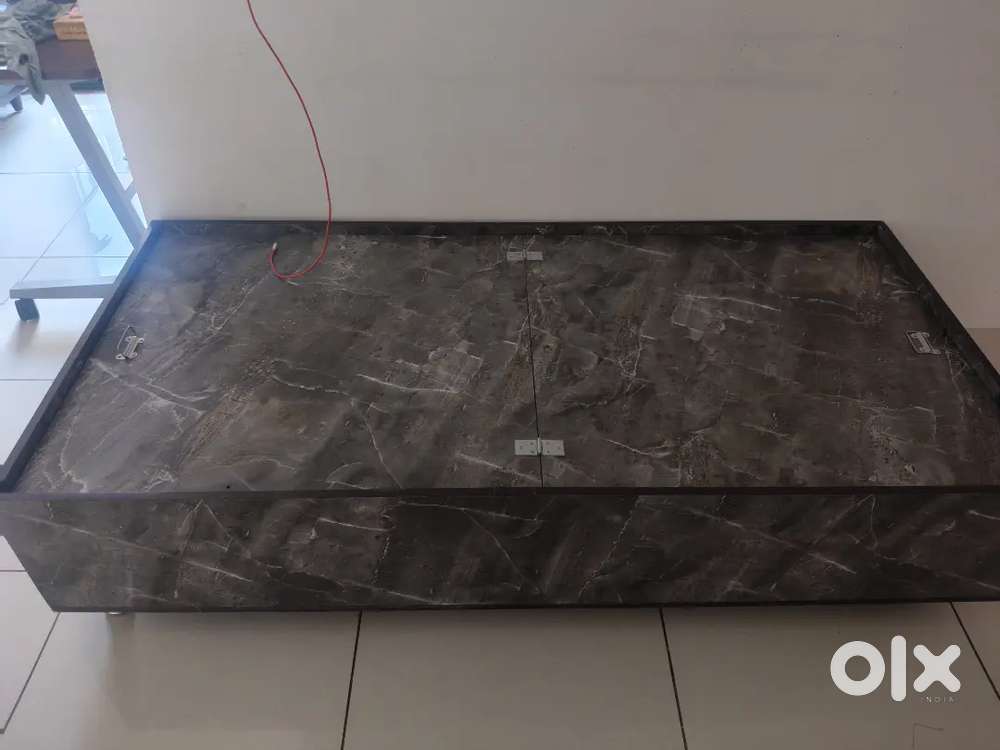 Single Bed with Storage – Excellent Condition!