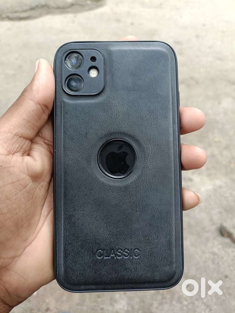 I phone 11   4 64gb