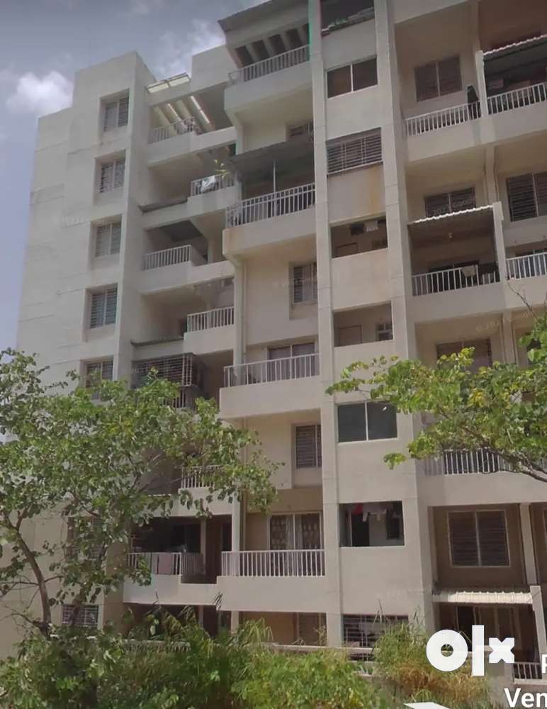 Sell 2 BHK full furnished flat ready to move