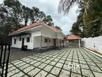 പാലാ ടൗണിൽ നിന്നും 2 KM ദൂരത്തിൽ , ഒരു അടിപൊളി വീട്