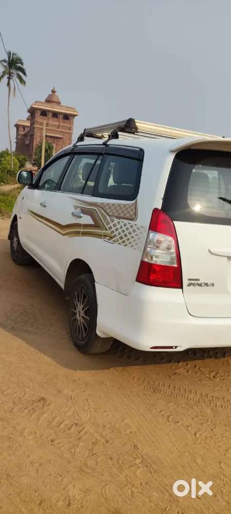 Toyota Innova 2011 Diesel Well Maintained