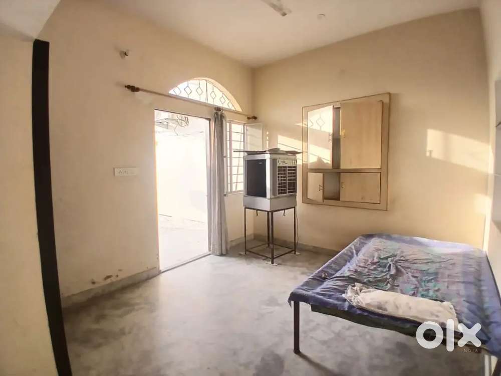 Vaishali, 1BHK For service class female only, No males allowed