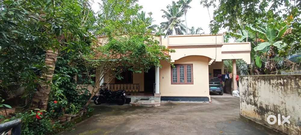 10 cents of land with house Near TECHNO PARK, KAZHAKOTTAM