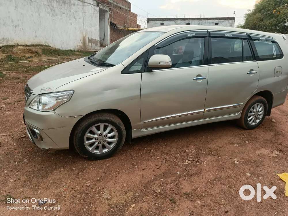 Toyota Innova 2014 Diesel 130000 Km Driven