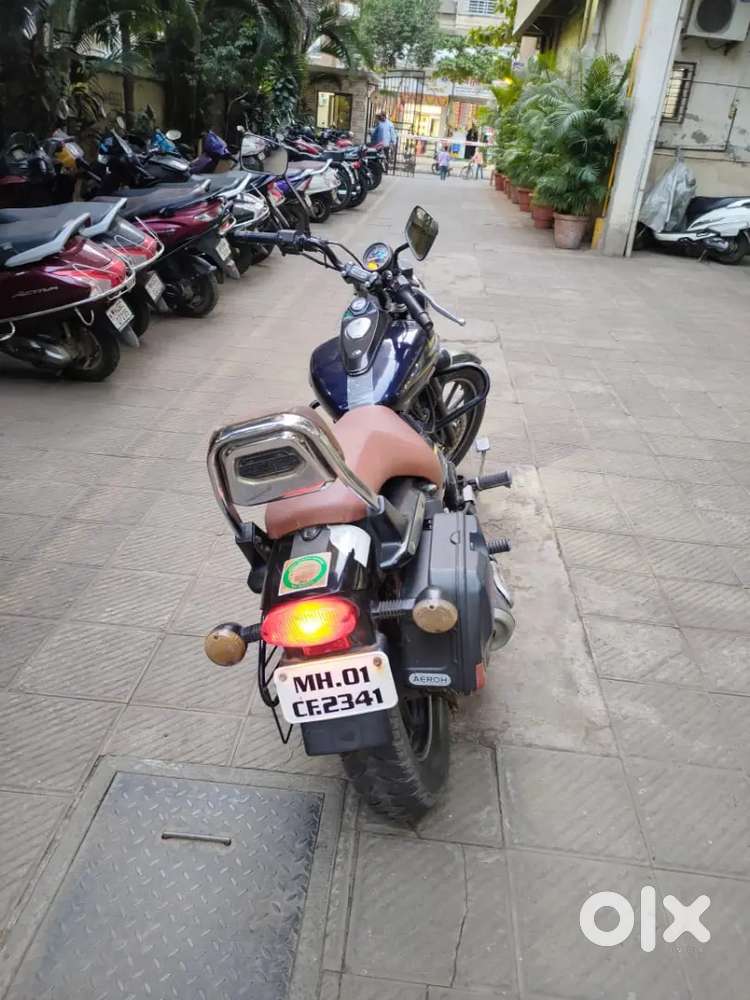 Bajaj Avenger 150 Street