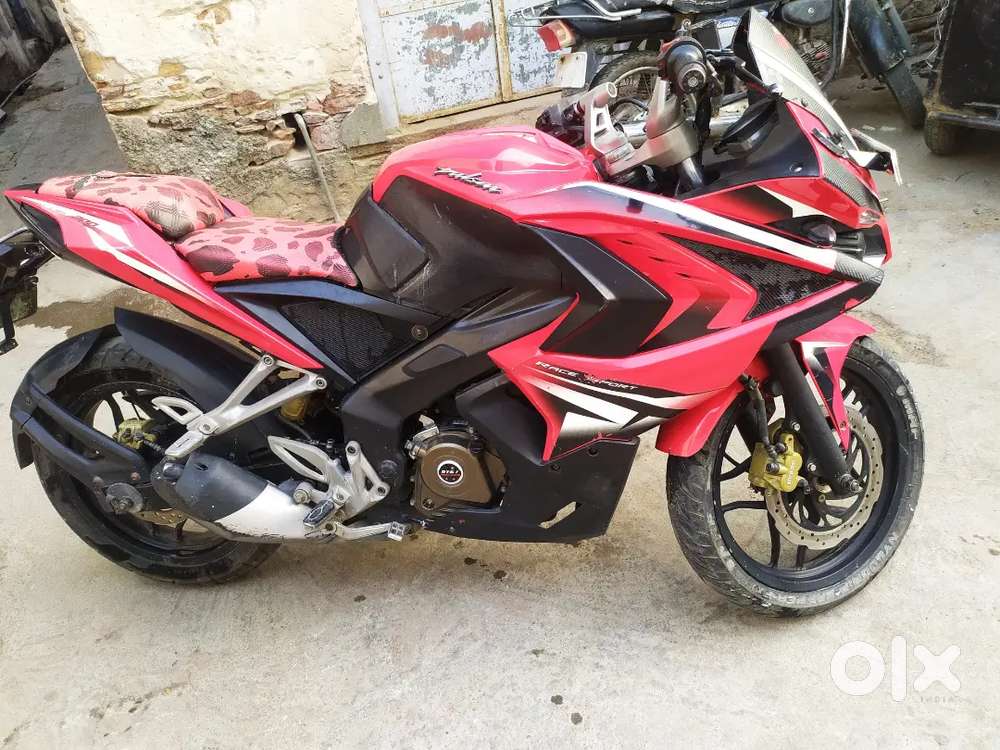 RS 200 new condition first owner