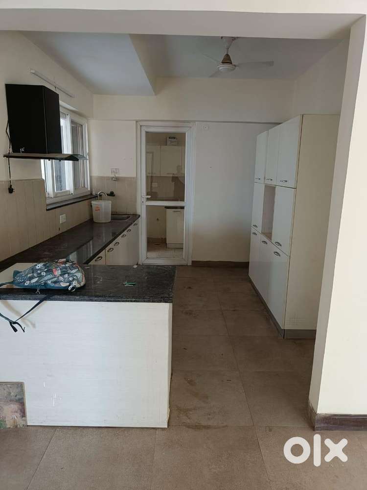 1st FLOOR 8 MARLA FOR SALE IN SHIVALIK AVENUE SECTOR 125 MOHALI