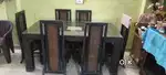 Dinning table in a very good condition